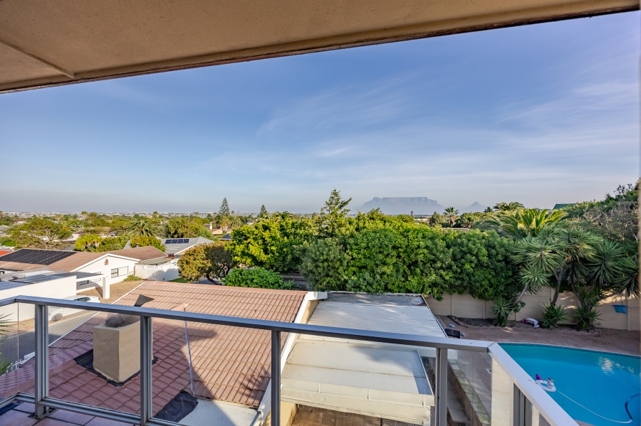 4 Bedroom Property for Sale in Flamingo Vlei Western Cape